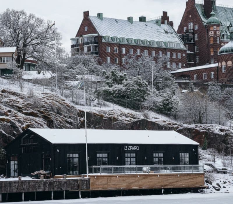 Svarta Ladan, Finnboda Varvsväg 22 / Östra Finnbodavägen 21