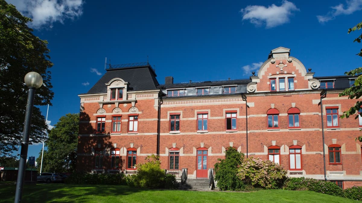 Parken 2 — vy från gatan